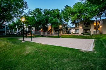 Versante apartments with sand volleyball court